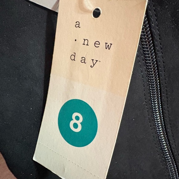 Target - Elegant Black Women's Boots - Picture 4 of 6